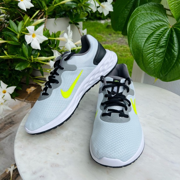 🟢⚪️Nike Great Day⚪️🟢New - Picture 2 of 7